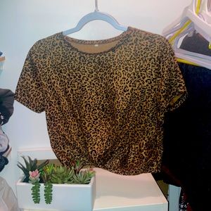 Cropped cheetah print twist front t-shirt